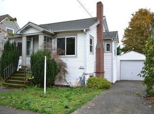 8206 Linden Ave N, Seattle, WA 98103