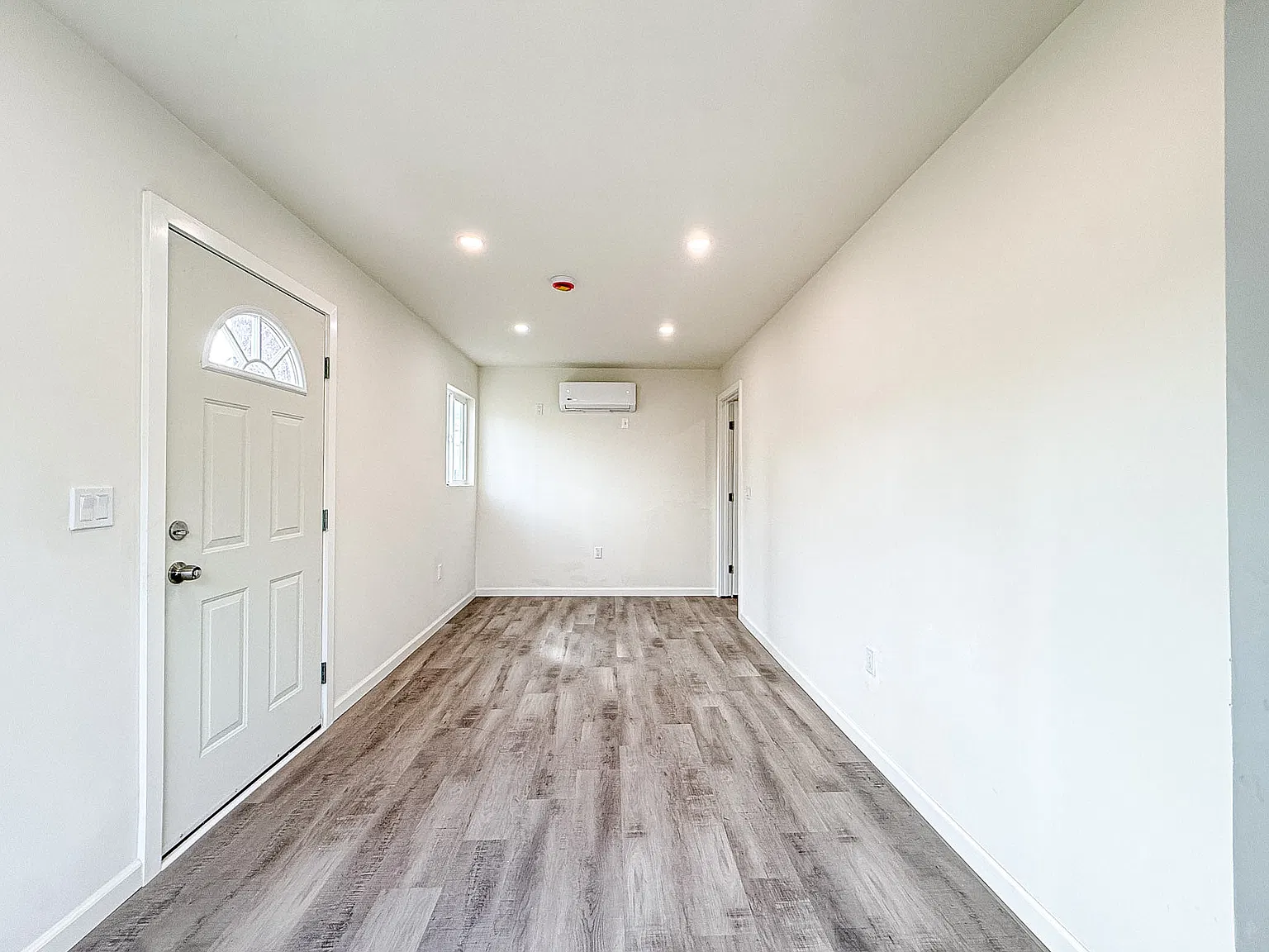 Studio, 372 sqft, $1,400 — Photo 3
