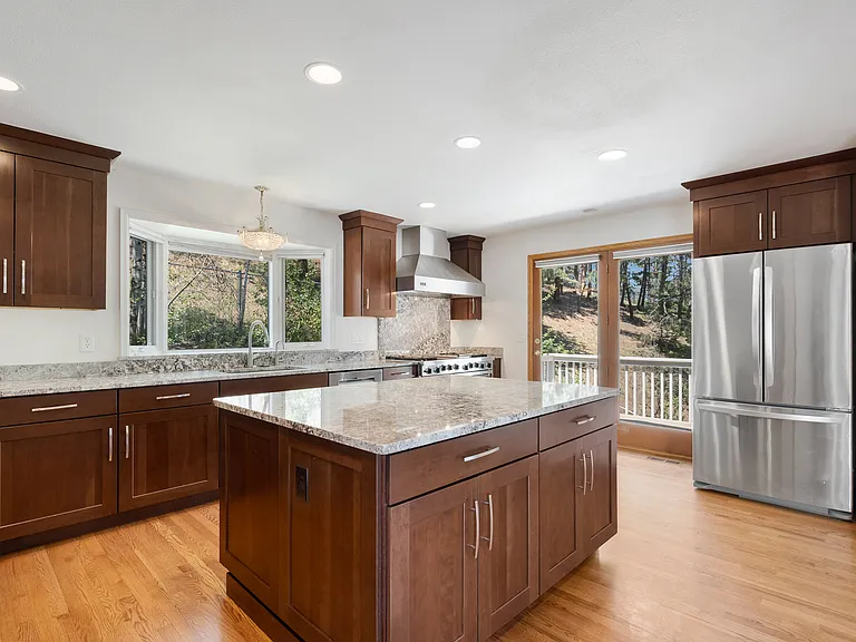 1281 Peakview Cir — Photo 15