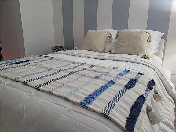 5th image of 465 Brickell Ave APT 2104