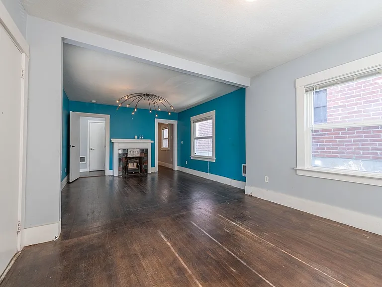 1404 SE Madison St — Photo 3