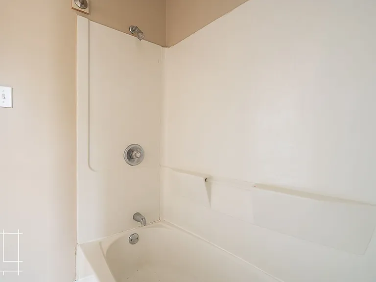2487 Summit St #2491 — Photo 28