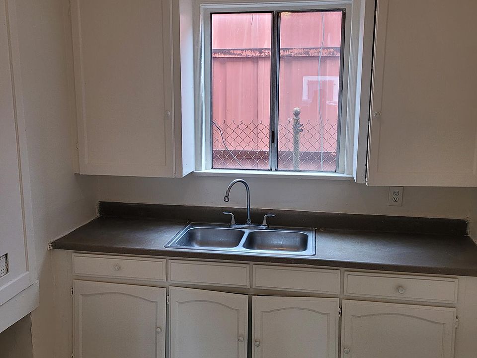 1st image of 4444 E 61st St