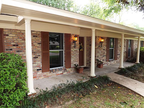 2nd image of 5735 Fleetwood Ln
