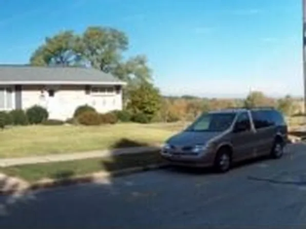 212 N 6th St, Mount Wolf, PA 17347