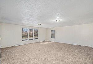 4th image of 20723 North Ave