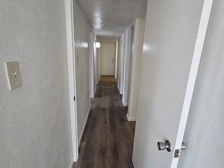 10247 Green Ash Rd — Photo 17