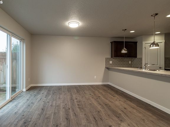 3rd image of 2917 Fruit Valley Rd