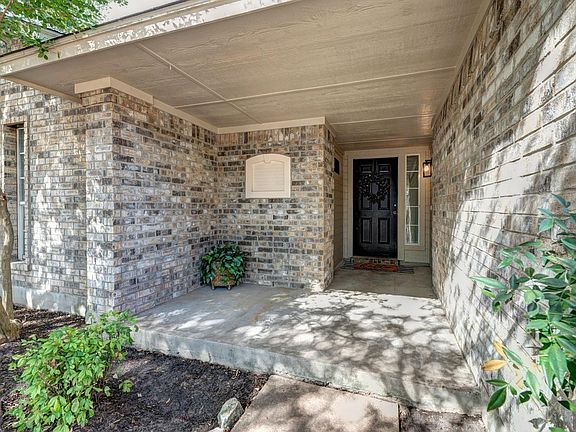 2nd image of 1114 Rolling Ridge Dr