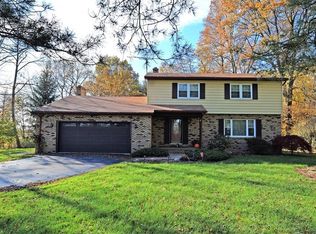 5709 Phillips Rice Rd, Cortland, OH 44410