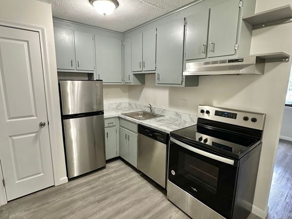 14 Short St APT 1F