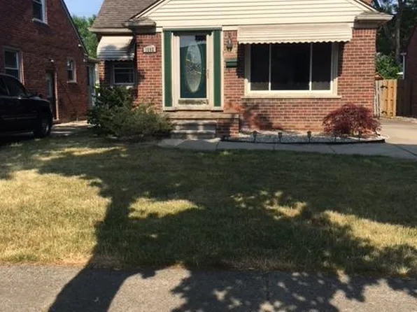 1552 Robindale St, Dearborn, MI 48128