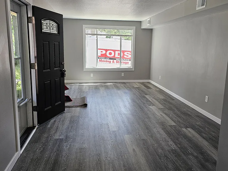2324 Newton St #2324 — Photo 1