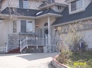 28853 Manitoba Dr, Lake Arrowhead, CA 92352