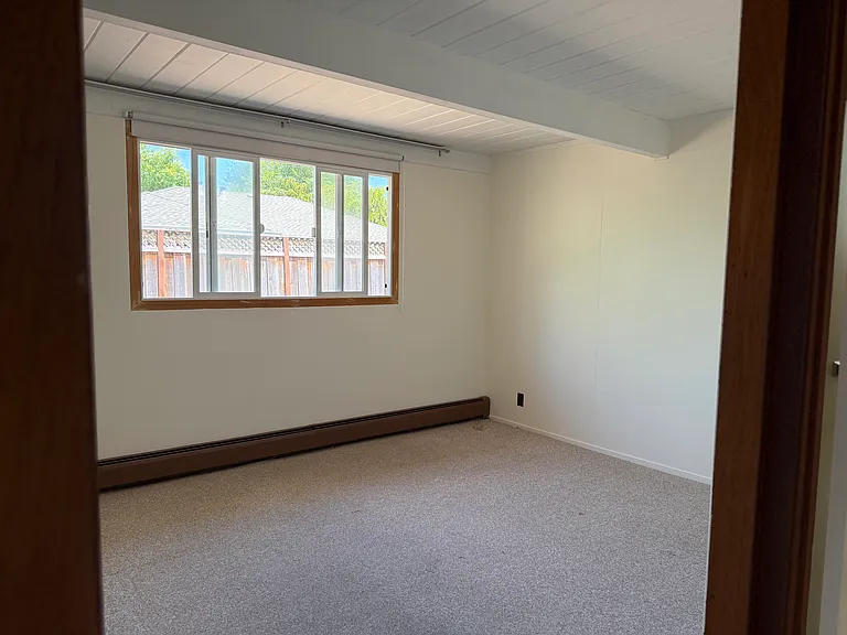 837 Sutter Ave — Photo 9