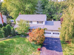 14 Guy Dr, East Brunswick, NJ 08816