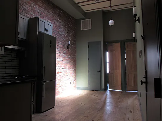 Rented by Premier Metro Realty Corp | media 35