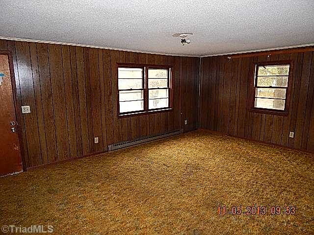 2nd image of 409 Hatch St