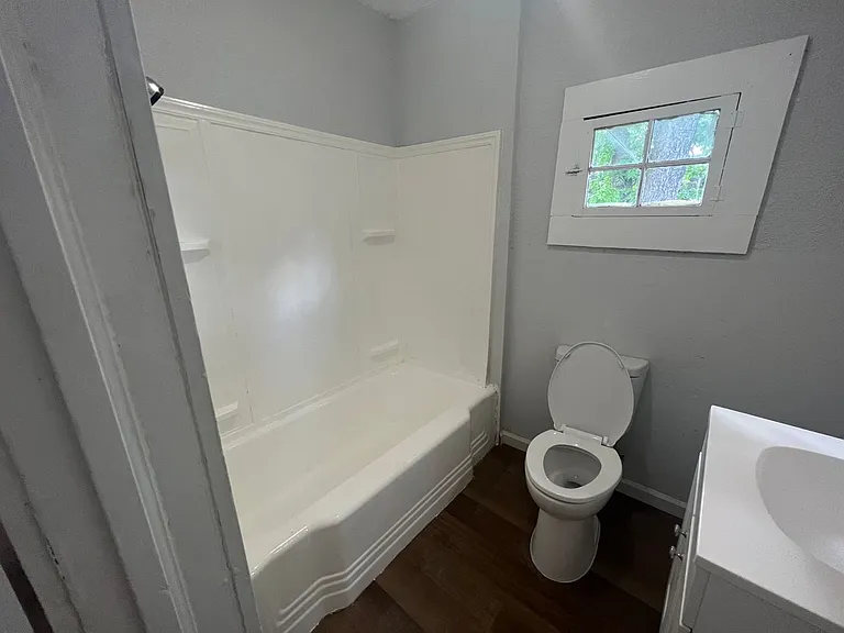 2720 31st Ave — Photo 8