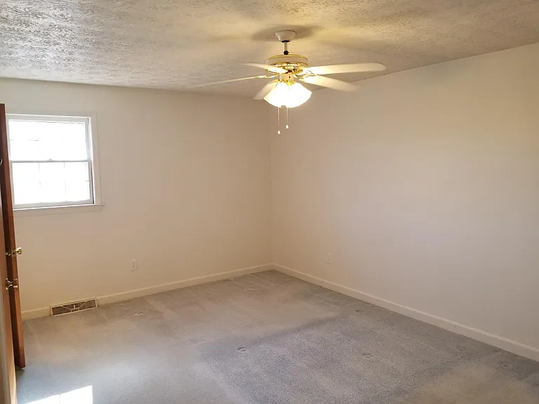 106 Chestnut Dr — Photo 17