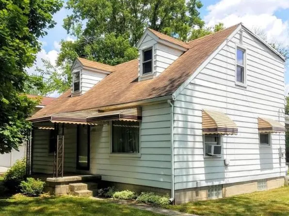 715 Slocum Dr, Auburn Hills, MI 48326