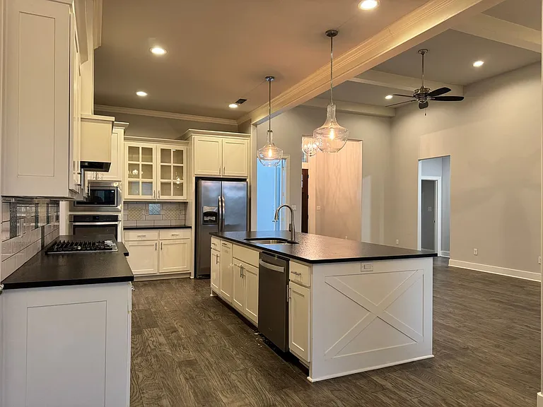 7315 Rolling Acres Pl — Photo 5