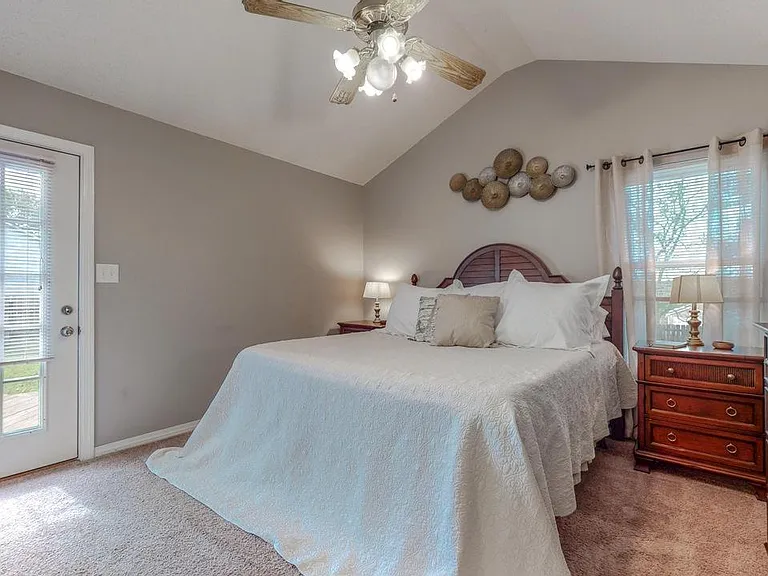 1054 Northview Dr — Photo 42