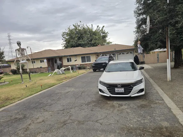 6149 W Ashlan Ave, Fresno, CA 93723