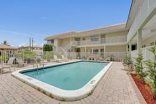 1450 N Riverside Dr #103 Photo 1 1450 N Riverside Dr #103 Photo 1