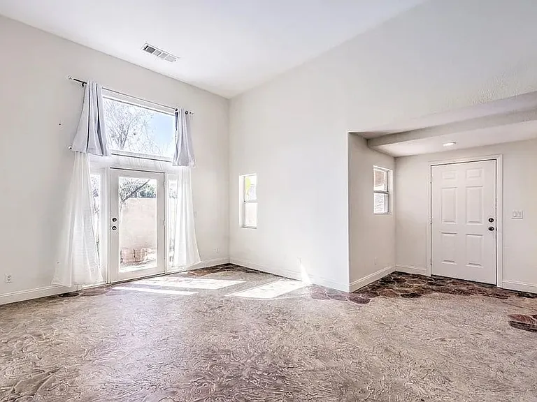 1425 Bow Creek Ct — Photo 24