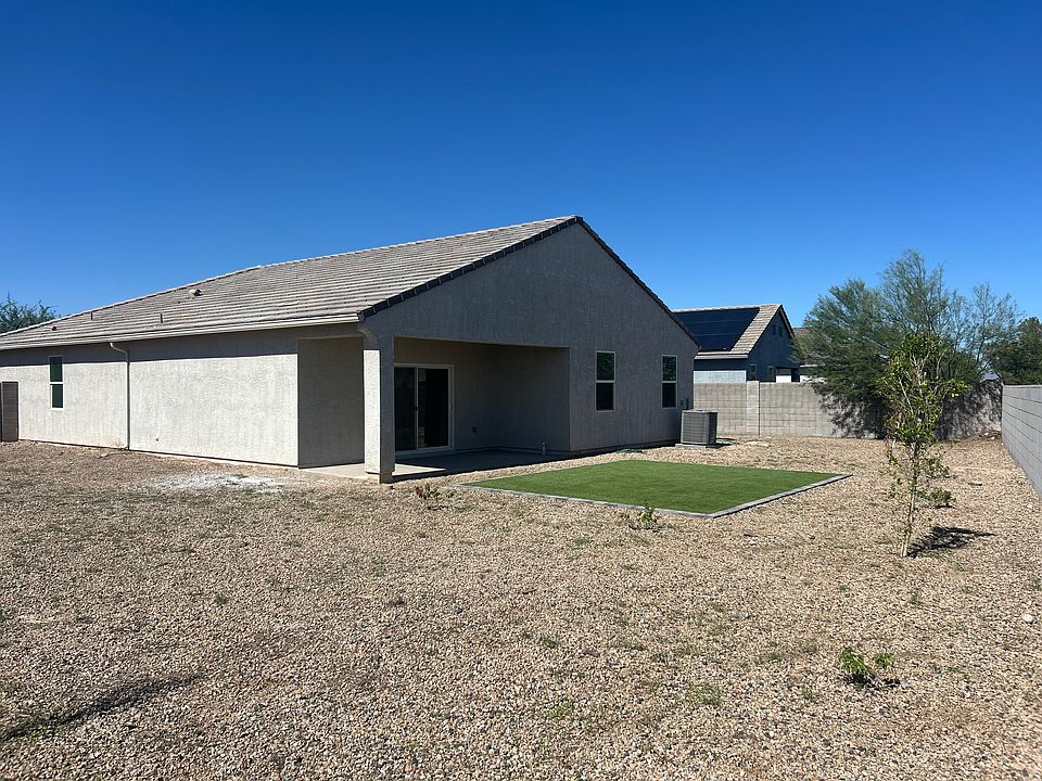 2nd image of 589 N 17th St