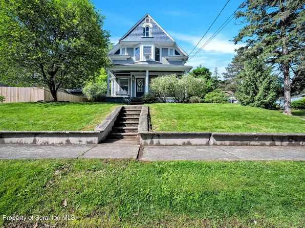 222 Midway Ave, Clarks Summit, PA 18411