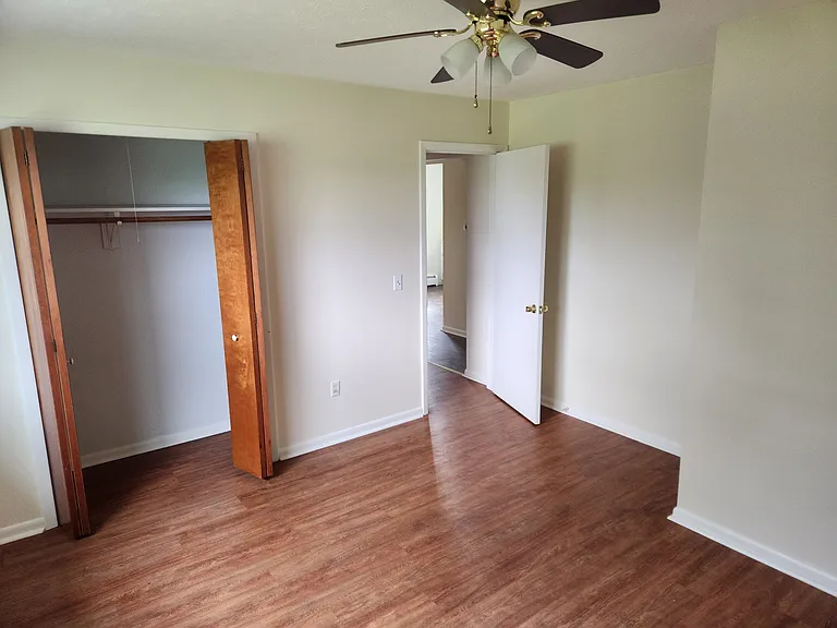 104 Hazelwood Dr #A — Photo 6