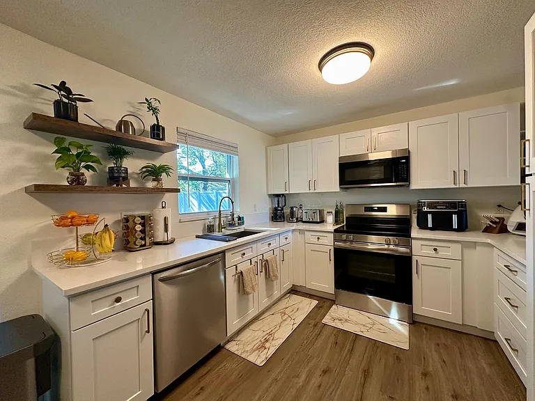 2465 Nash St — Photo 3