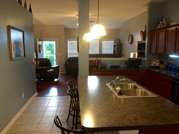 5th image of 205 Brome Dr