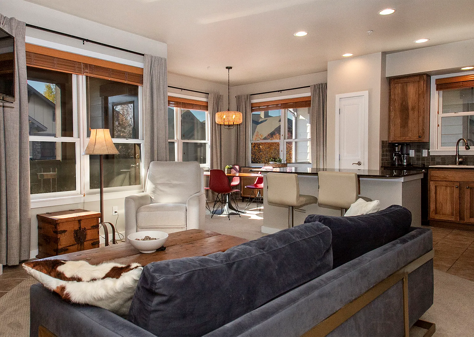 1 bed, 1.5 bath, 990 sqft, $2,500 — Photo 4