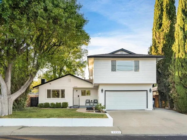 2255 Rockne Dr, Concord, CA 94518