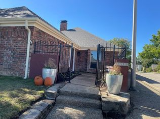 8115 Old Moss Rd, Dallas, TX 75231
