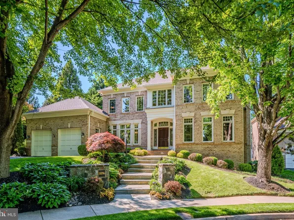 11096 Whitstone Pl, Reston, VA 20194