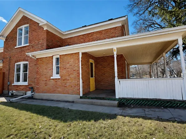 402 Jasper Street, Maple Creek, SK S0N 1N0
