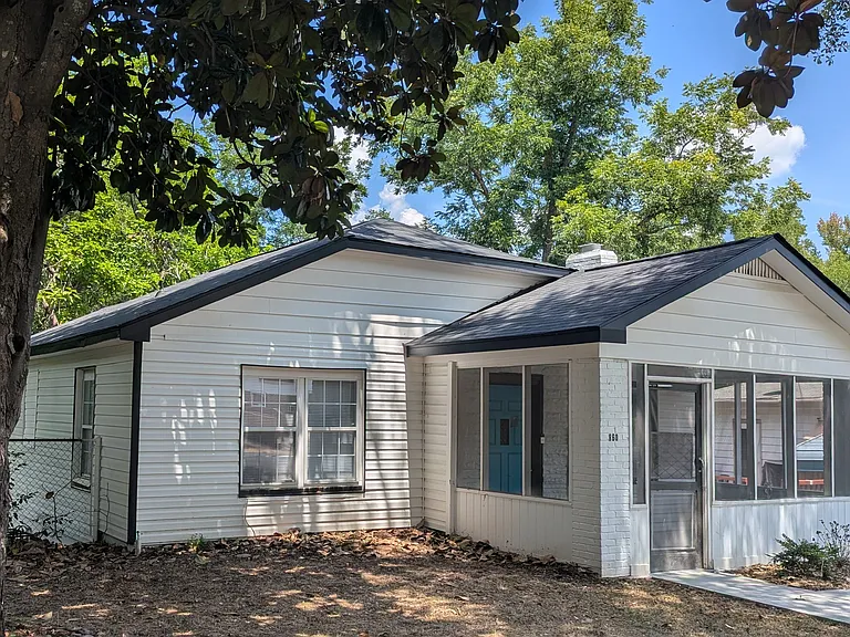860 Morningside Dr — Photo 2