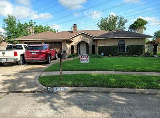 1001 N Amy Dr, Deer Park, TX 77536