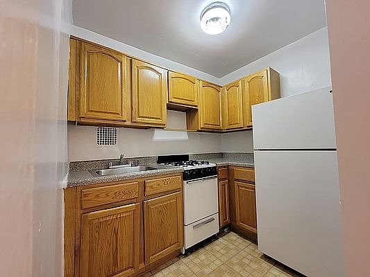 3rd image of 9602 4th Ave #C