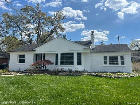 2194 Dorchester Rd, Birmingham, MI 48009