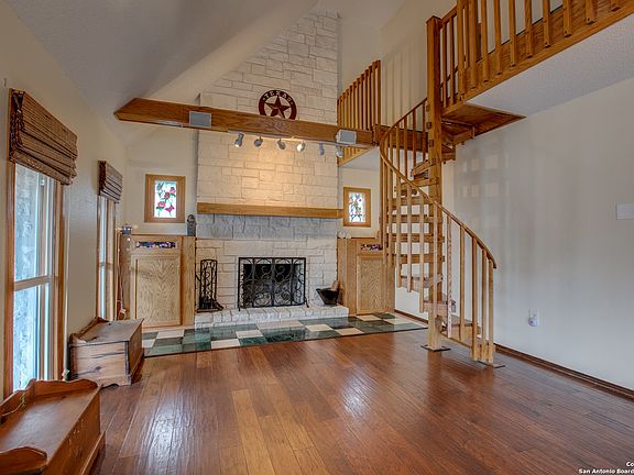 5th image of 3085 E Lakeshore Dr