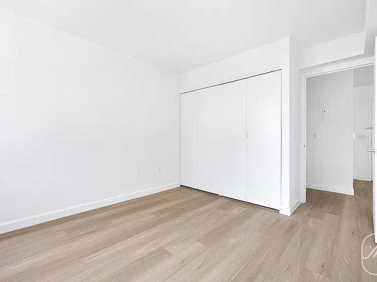 561 10th Ave #19G — Photo 7