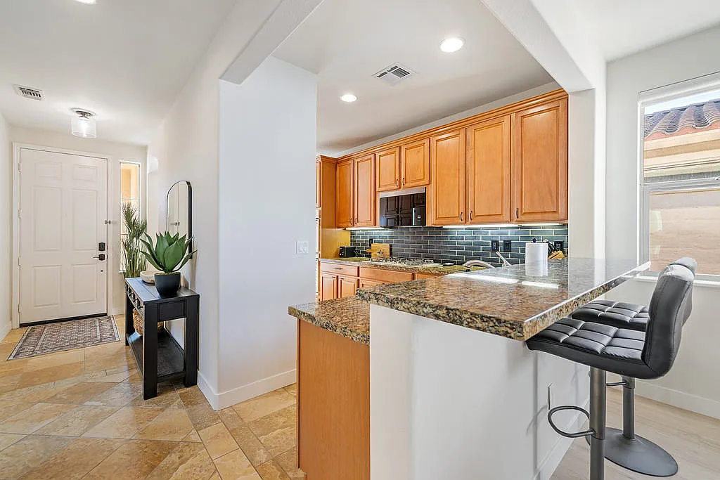 2 bed, 1571 sqft, $2,500 — Photo 3
