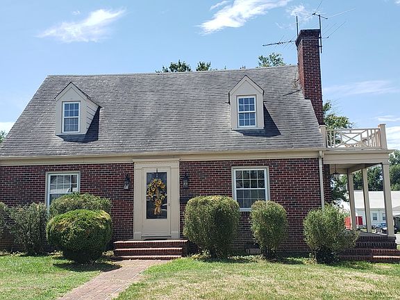 2nd image of 115 W Maryland Ave