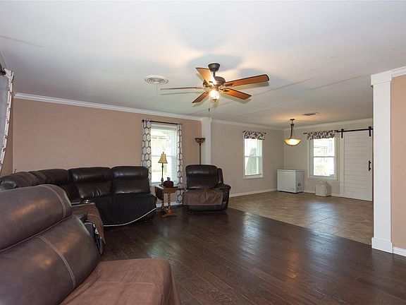 4th image of 1212 Lake Terrace Dr