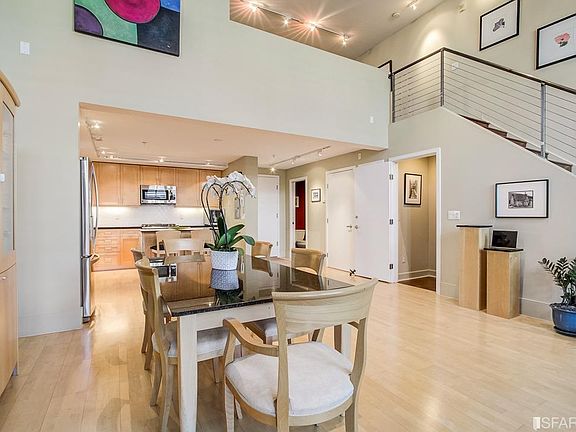 5th image of 221 Clara St APT 1